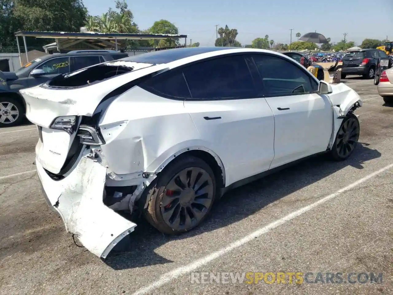 4 Photograph of a damaged car 7SAYGDEF7NF406632 TESLA MODEL Y 2022