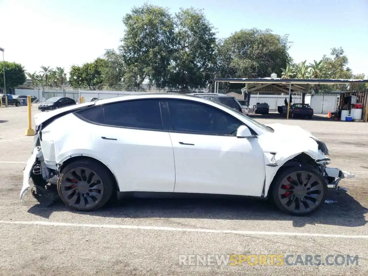 9 Photograph of a damaged car 7SAYGDEF7NF406632 TESLA MODEL Y 2022