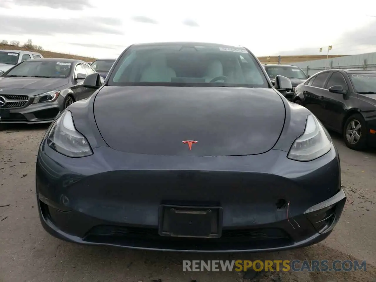5 Photograph of a damaged car 7SAYGDEF7NF414214 TESLA MODEL Y 2022