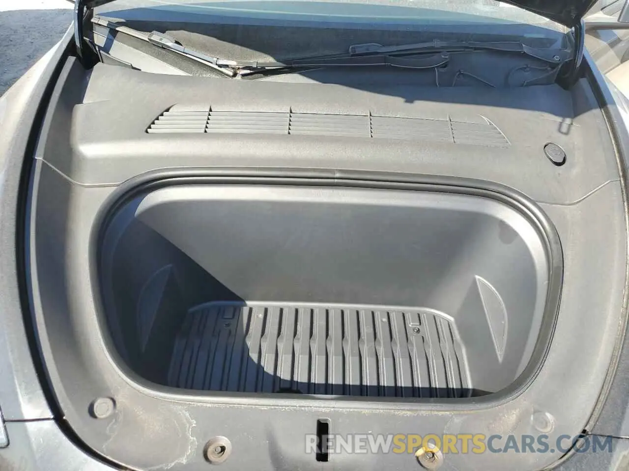11 Photograph of a damaged car 7SAYGDEF7NF441882 TESLA MODEL Y 2022