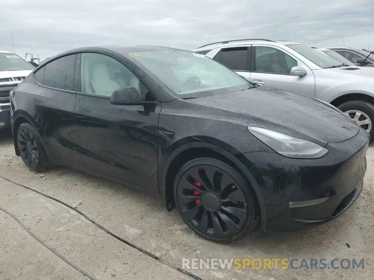 4 Photograph of a damaged car 7SAYGDEF7NF441882 TESLA MODEL Y 2022