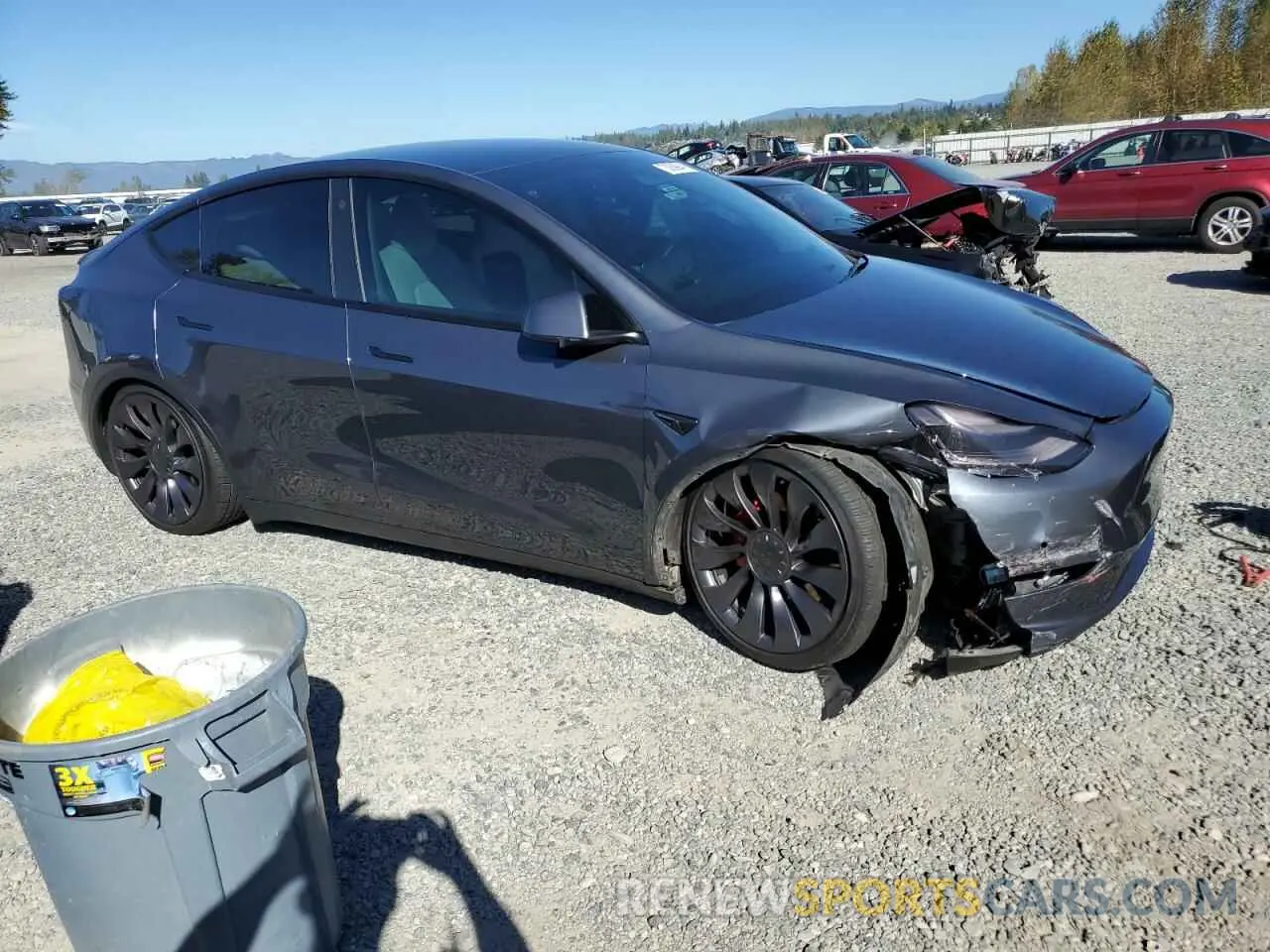4 Photograph of a damaged car 7SAYGDEF7NF463302 TESLA MODEL Y 2022
