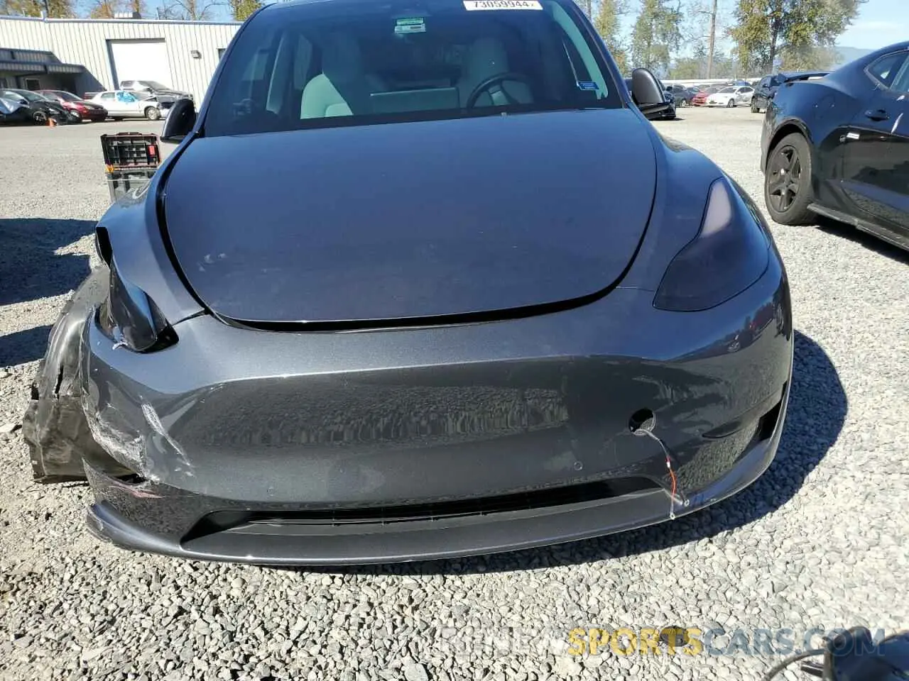 5 Photograph of a damaged car 7SAYGDEF7NF463302 TESLA MODEL Y 2022