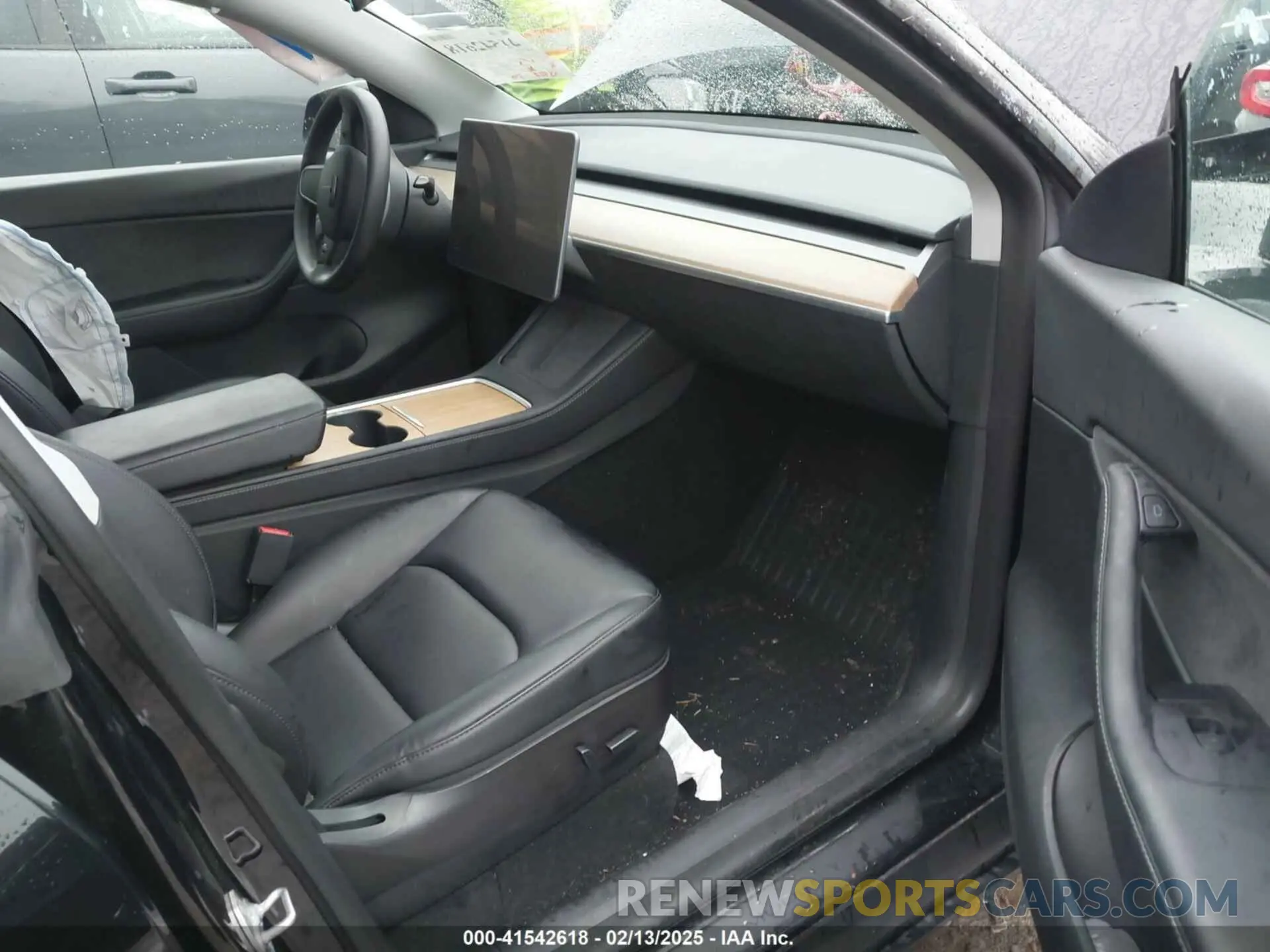 5 Photograph of a damaged car 7SAYGDEF7NF466135 TESLA MODEL Y 2022