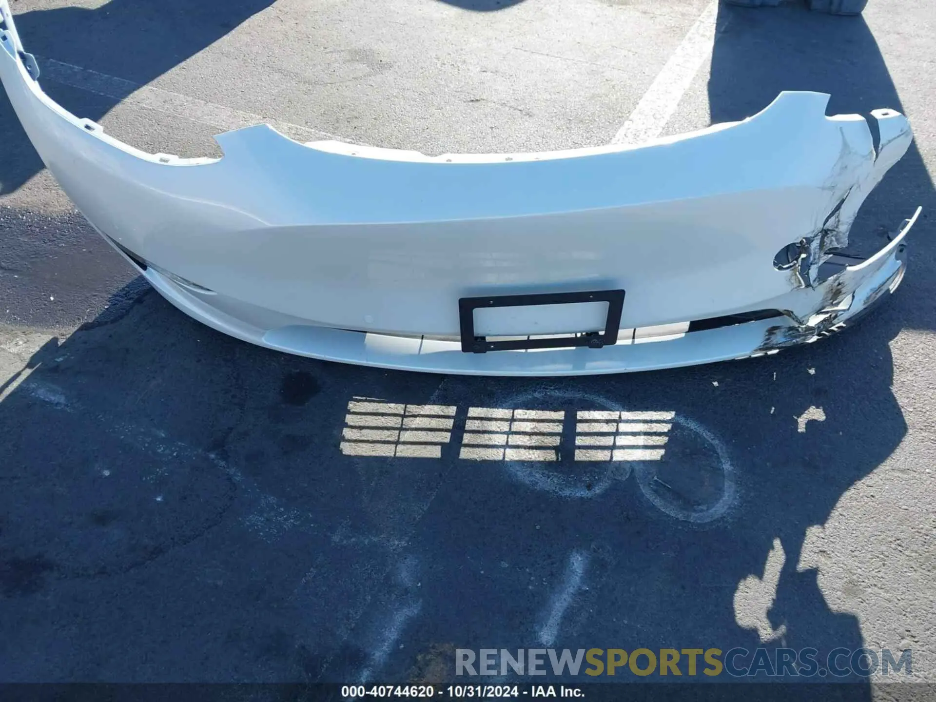 11 Photograph of a damaged car 7SAYGDEF7NF488104 TESLA MODEL Y 2022