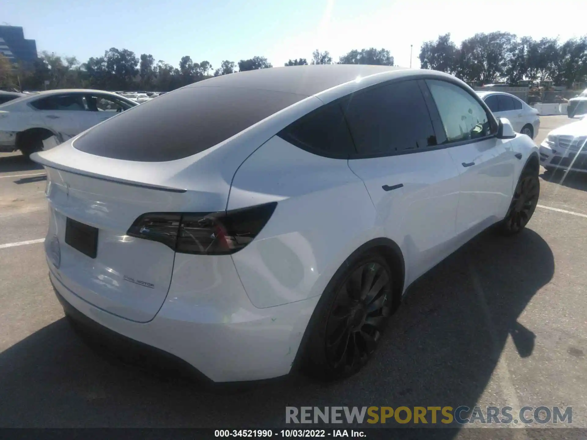 4 Photograph of a damaged car 7SAYGDEF7NF489656 TESLA MODEL Y 2022