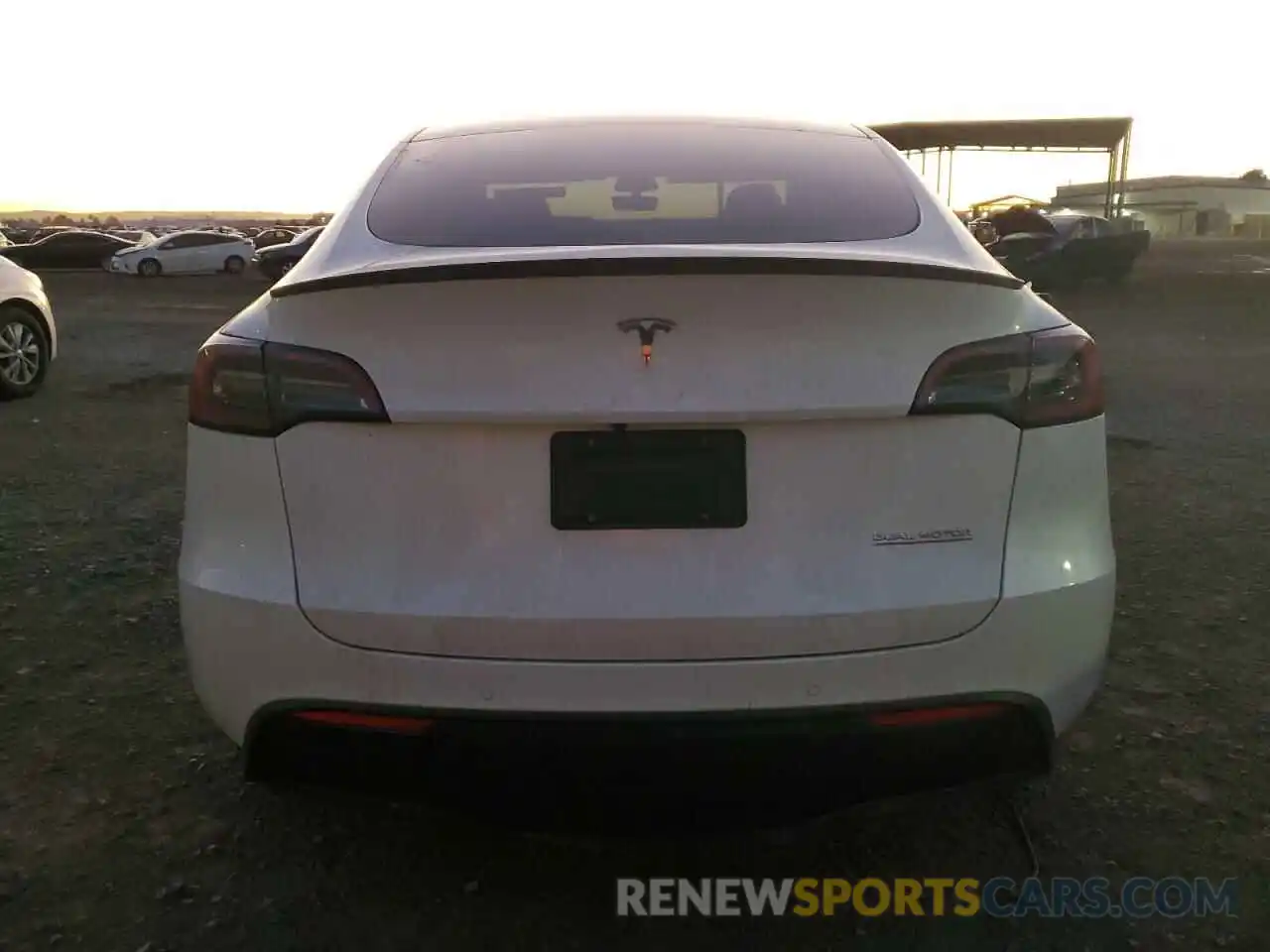 6 Photograph of a damaged car 7SAYGDEF7NF491150 TESLA MODEL Y 2022