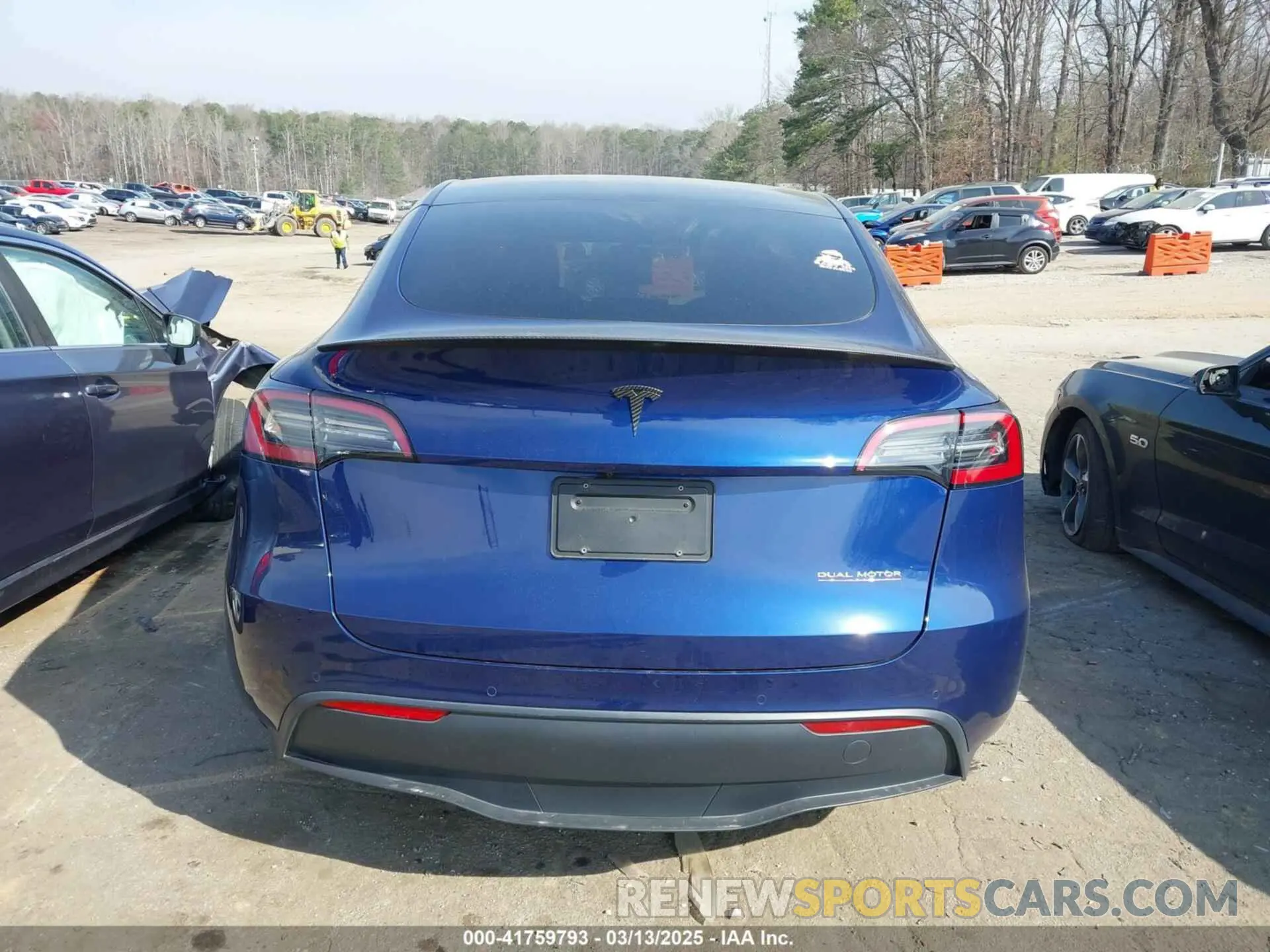 16 Photograph of a damaged car 7SAYGDEF7NF497076 TESLA MODEL Y 2022