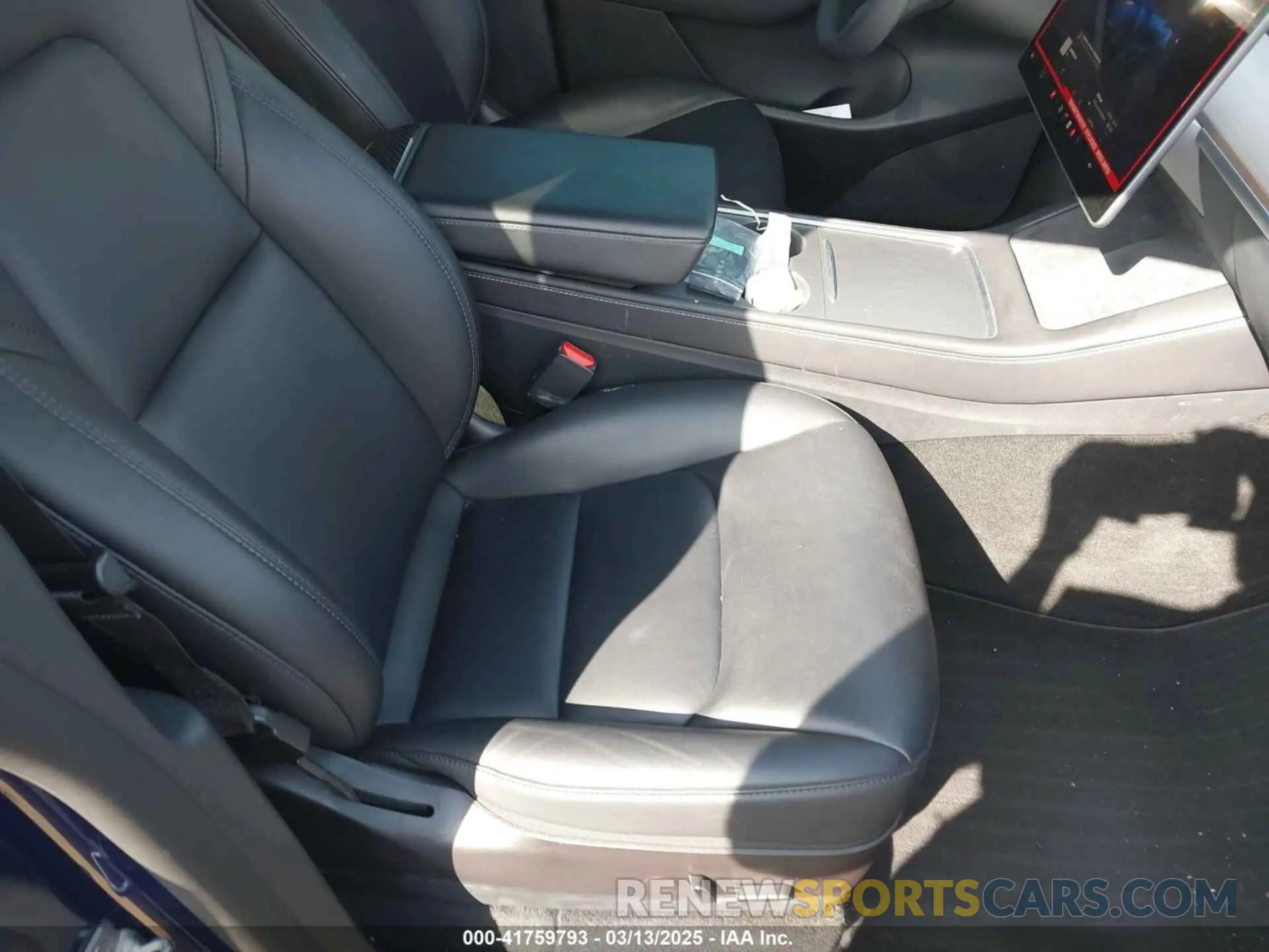 5 Photograph of a damaged car 7SAYGDEF7NF497076 TESLA MODEL Y 2022