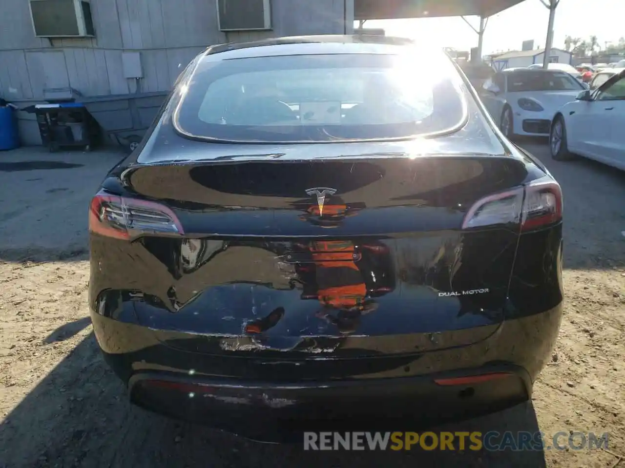 6 Photograph of a damaged car 7SAYGDEF7NF512921 TESLA MODEL Y 2022