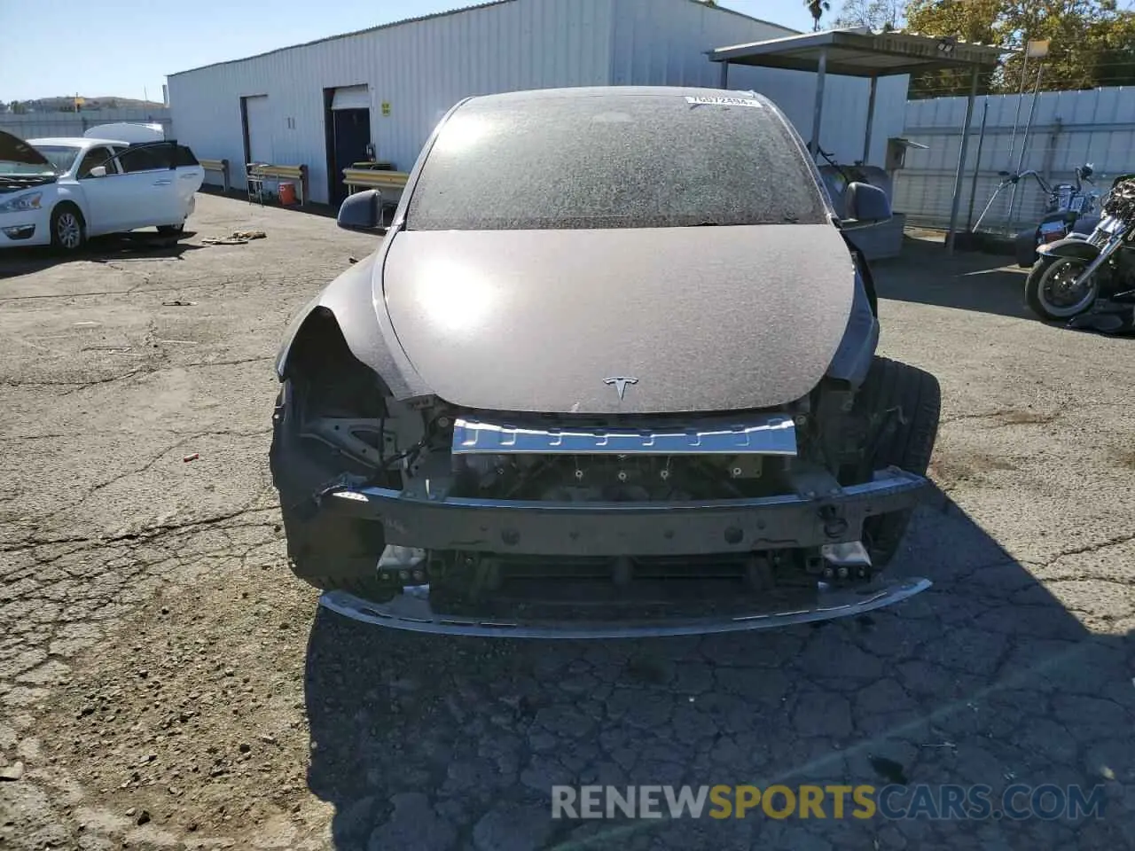 5 Photograph of a damaged car 7SAYGDEF7NF553856 TESLA MODEL Y 2022