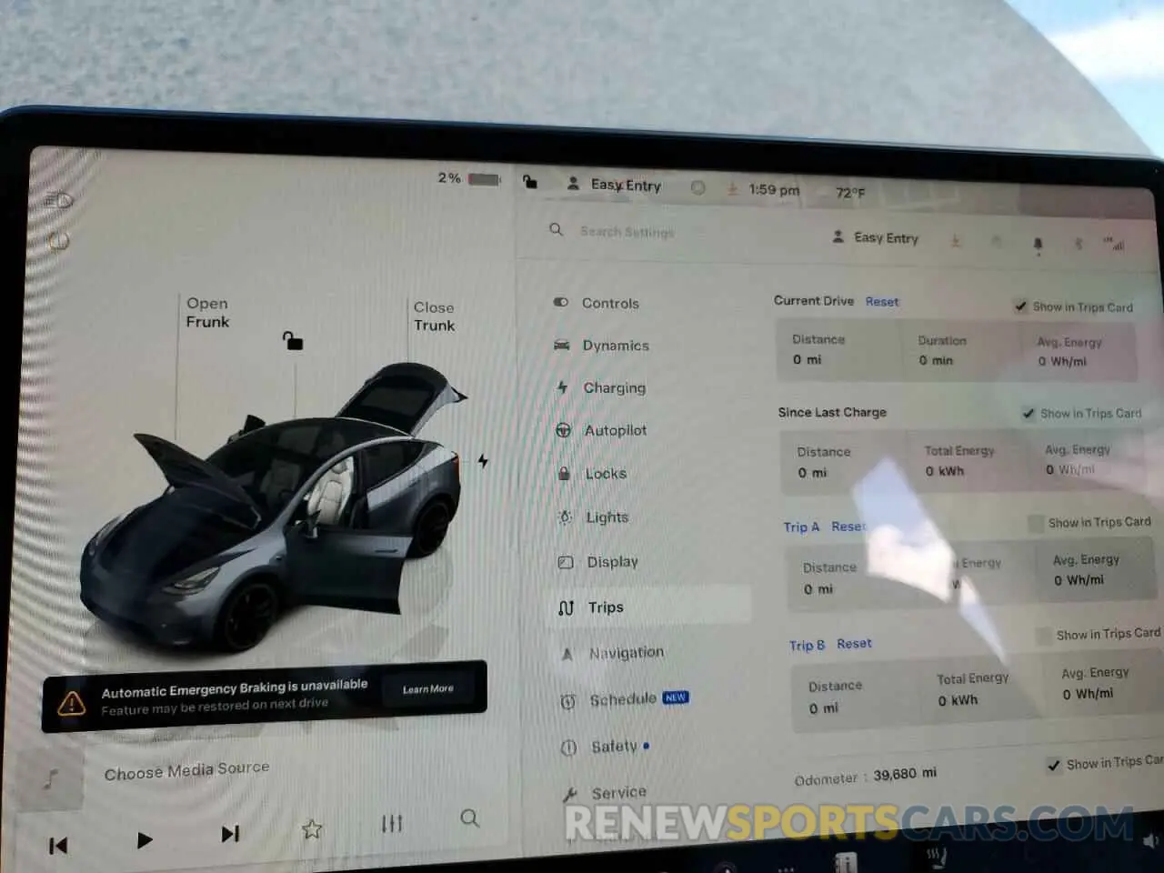 9 Photograph of a damaged car 7SAYGDEF7NF553856 TESLA MODEL Y 2022