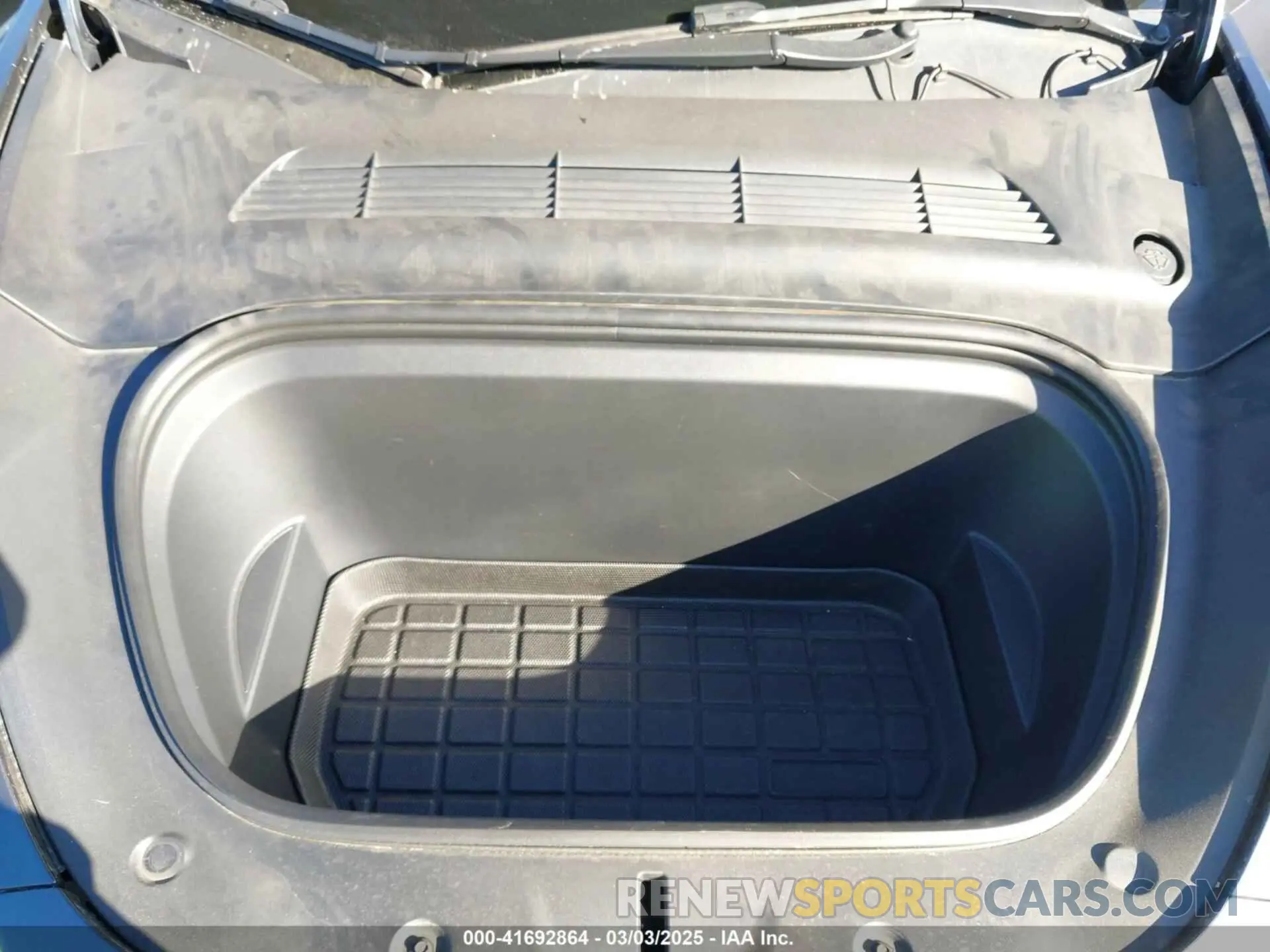 10 Photograph of a damaged car 7SAYGDEF7NF562895 TESLA MODEL Y 2022