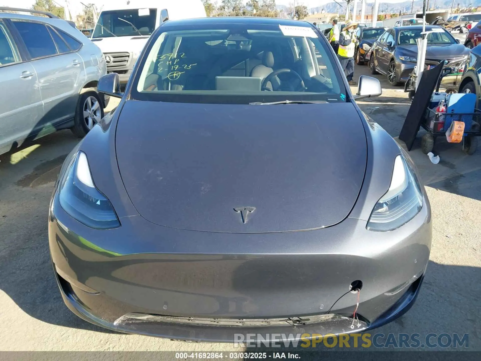 11 Photograph of a damaged car 7SAYGDEF7NF562895 TESLA MODEL Y 2022