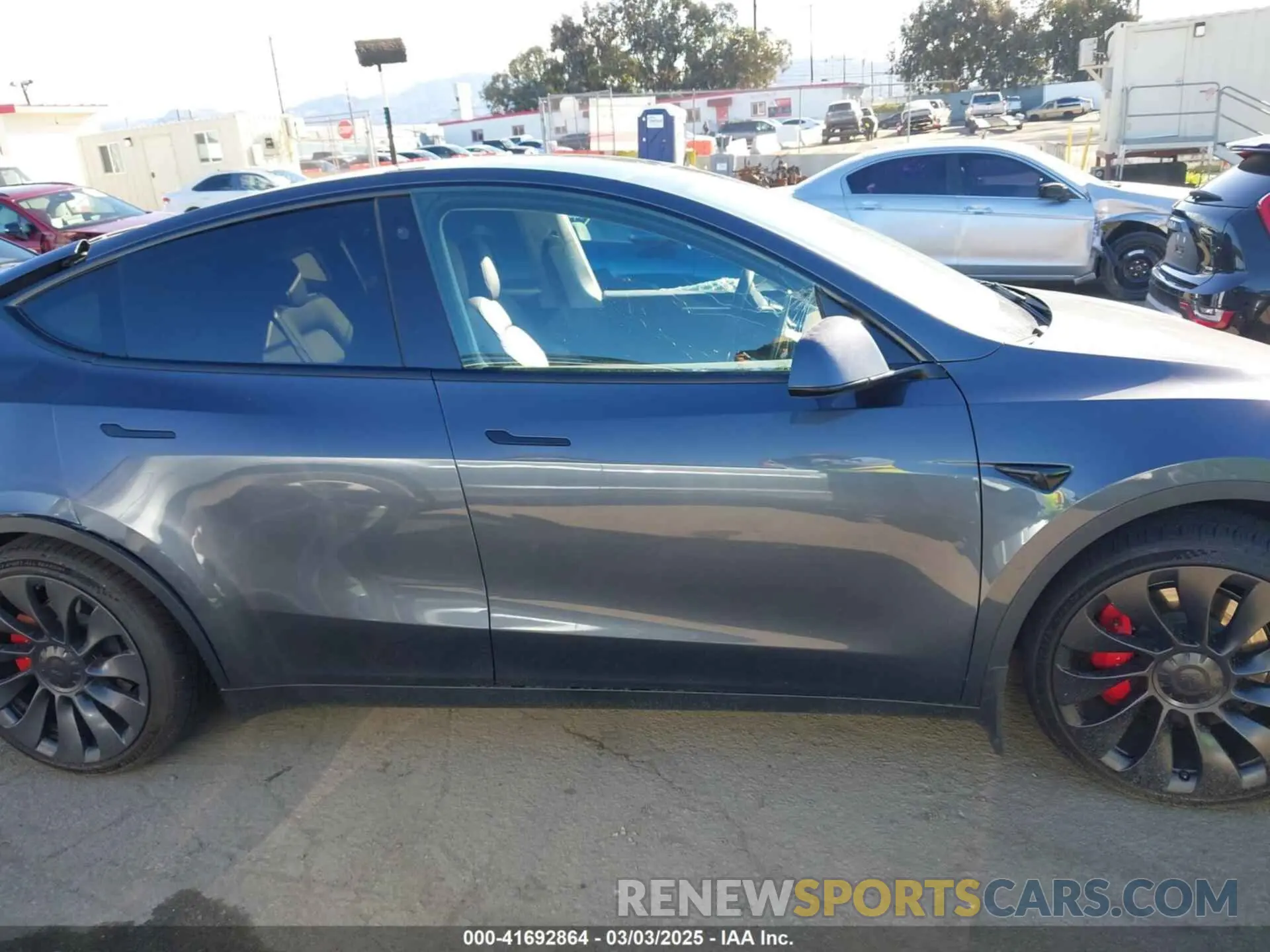 12 Photograph of a damaged car 7SAYGDEF7NF562895 TESLA MODEL Y 2022