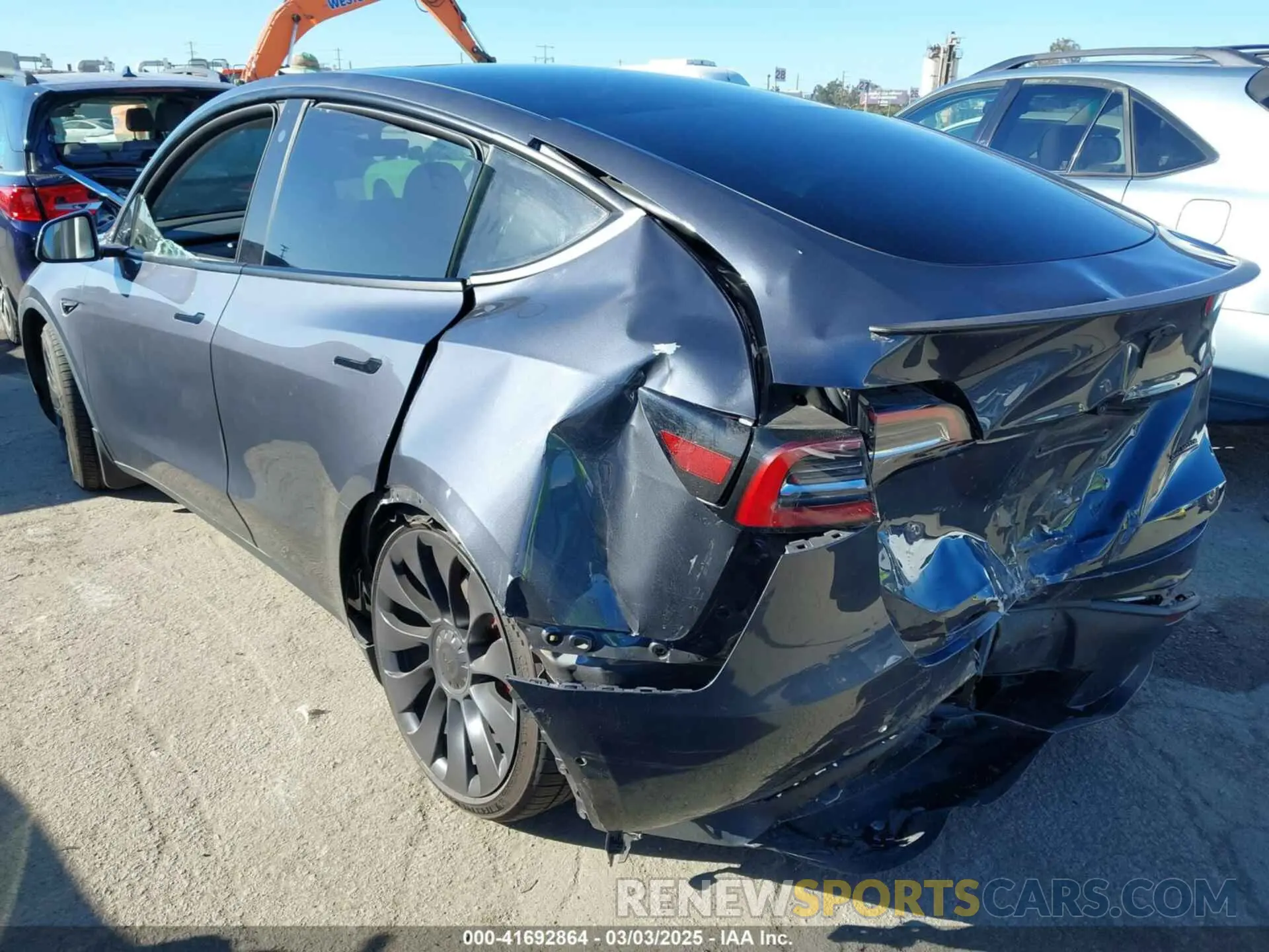 3 Photograph of a damaged car 7SAYGDEF7NF562895 TESLA MODEL Y 2022