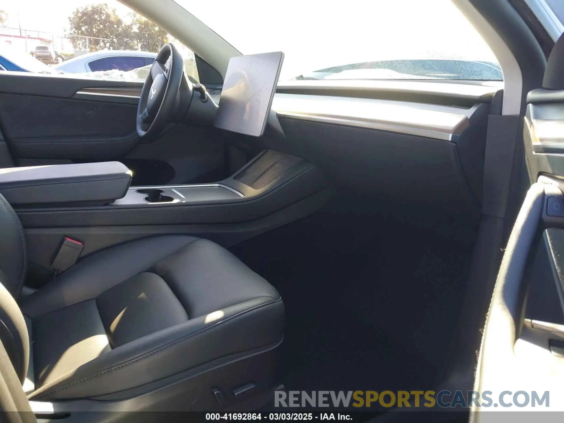 5 Photograph of a damaged car 7SAYGDEF7NF562895 TESLA MODEL Y 2022
