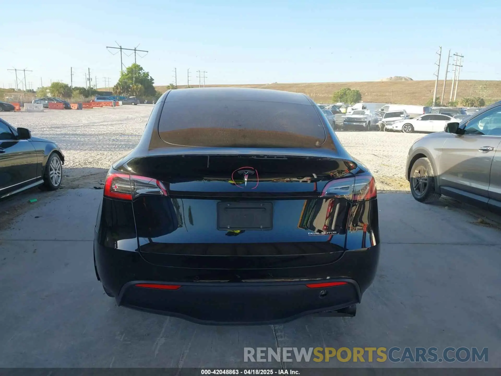 16 Photograph of a damaged car 7SAYGDEF8NF324005 TESLA MODEL Y 2022