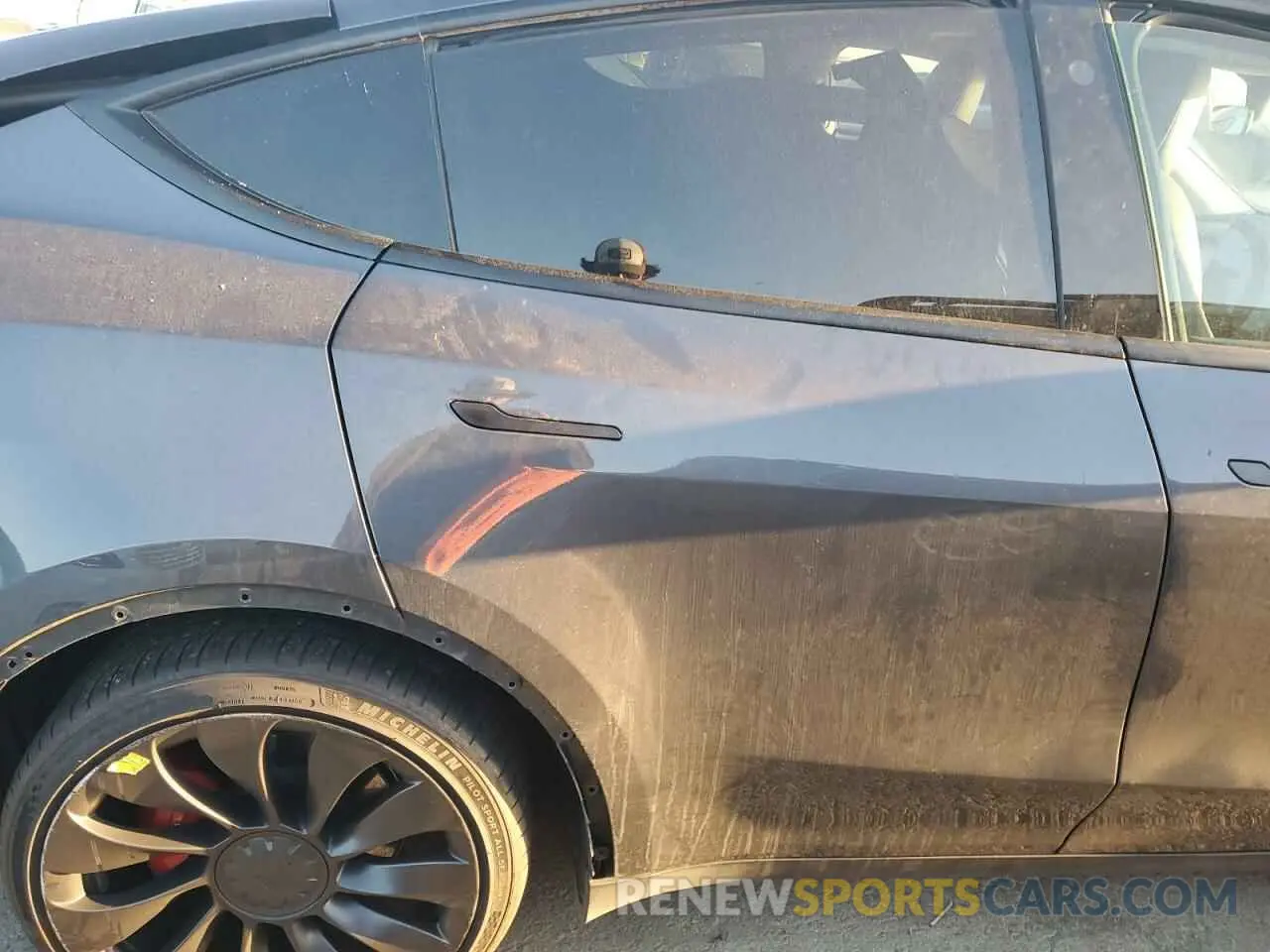 11 Photograph of a damaged car 7SAYGDEF8NF348739 TESLA MODEL Y 2022