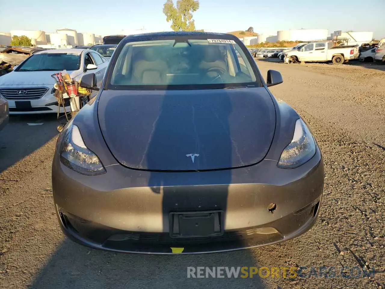 5 Photograph of a damaged car 7SAYGDEF8NF348739 TESLA MODEL Y 2022