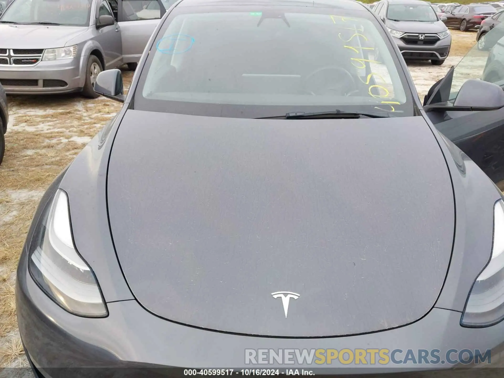 10 Photograph of a damaged car 7SAYGDEF8NF375505 TESLA MODEL Y 2022