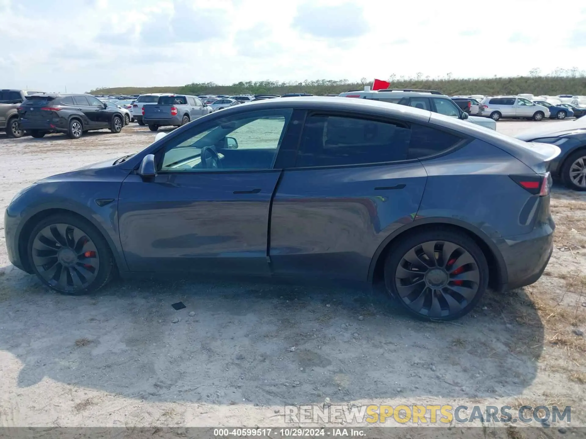 14 Photograph of a damaged car 7SAYGDEF8NF375505 TESLA MODEL Y 2022