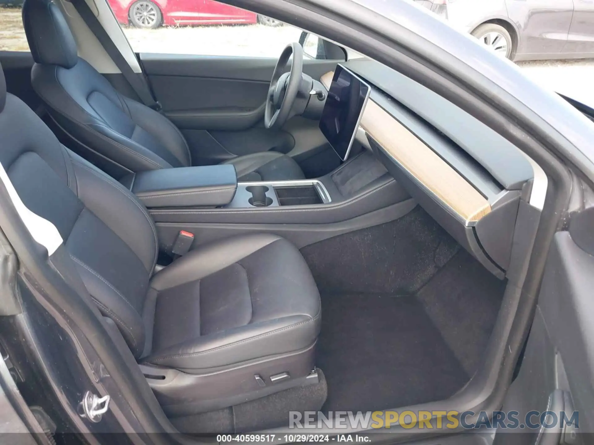 5 Photograph of a damaged car 7SAYGDEF8NF375505 TESLA MODEL Y 2022