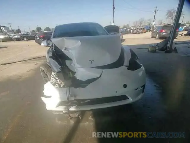 12 Photograph of a damaged car 7SAYGDEF8NF381644 TESLA MODEL Y 2022