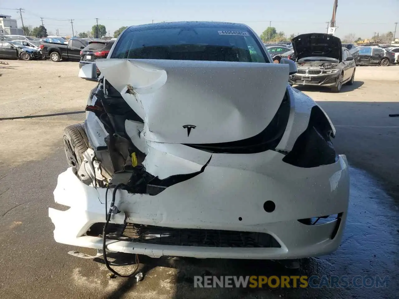 5 Photograph of a damaged car 7SAYGDEF8NF381644 TESLA MODEL Y 2022