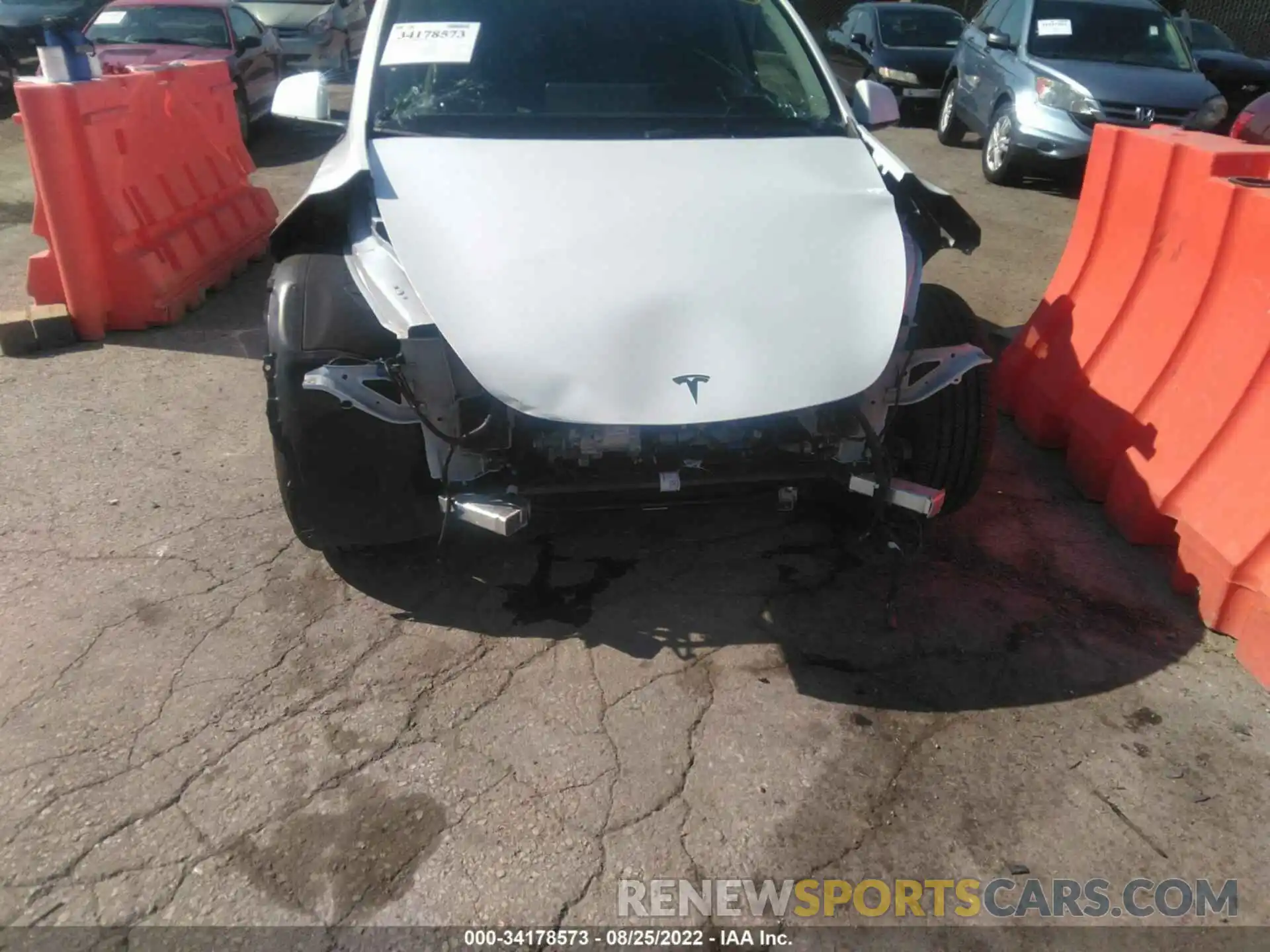 6 Photograph of a damaged car 7SAYGDEF8NF382034 TESLA MODEL Y 2022