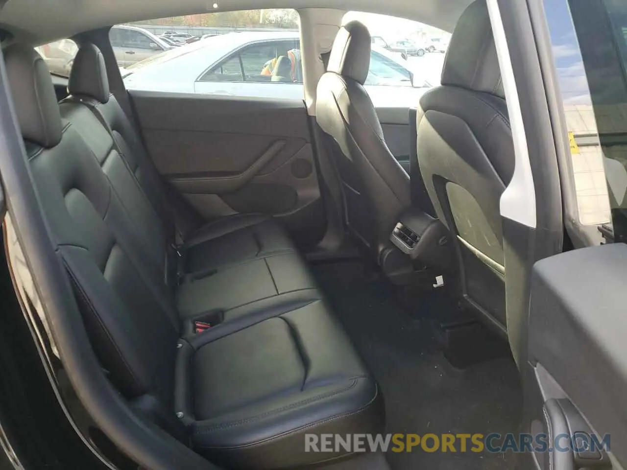 10 Photograph of a damaged car 7SAYGDEF8NF397150 TESLA MODEL Y 2022
