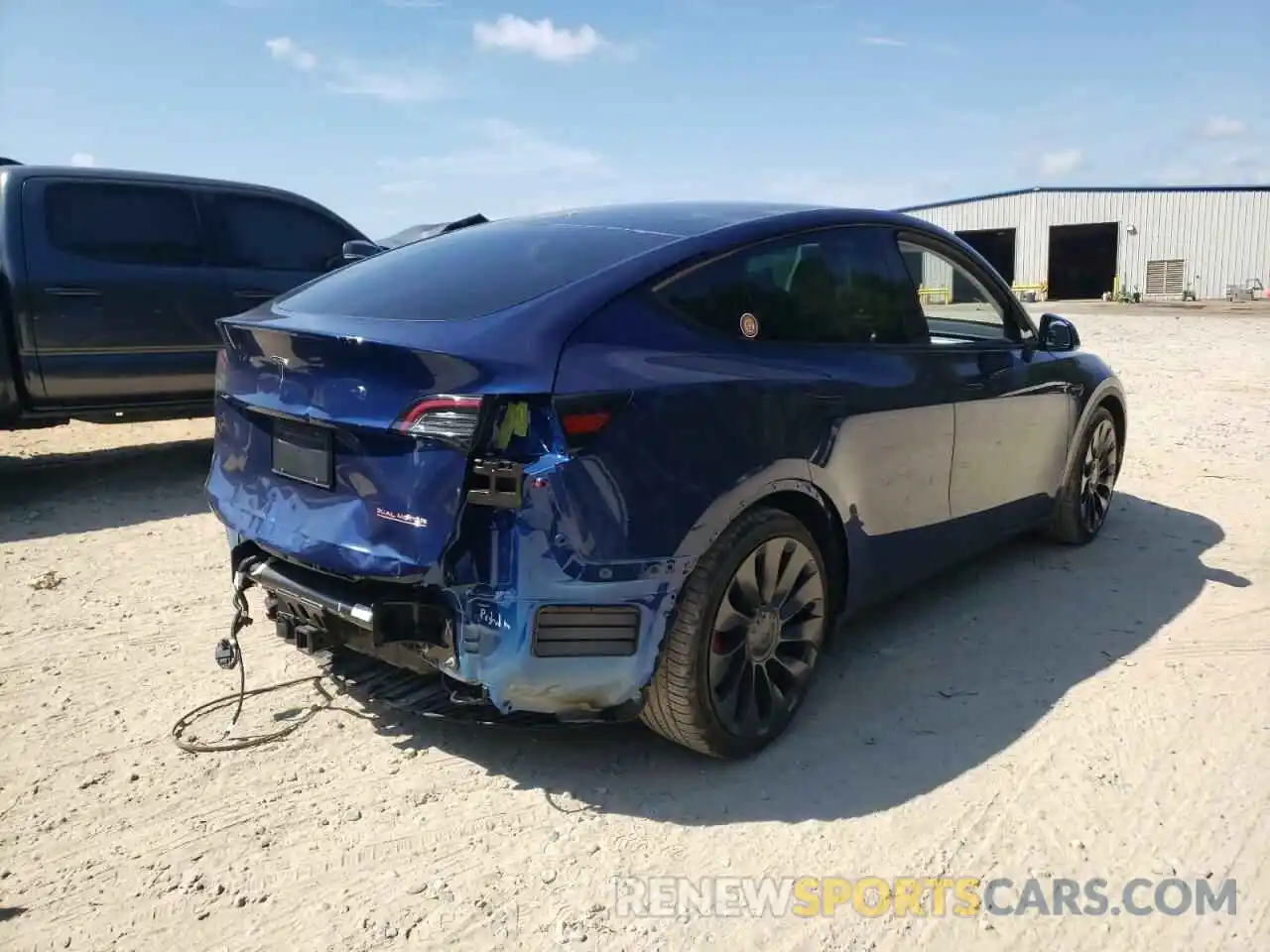 4 Photograph of a damaged car 7SAYGDEF8NF399206 TESLA MODEL Y 2022