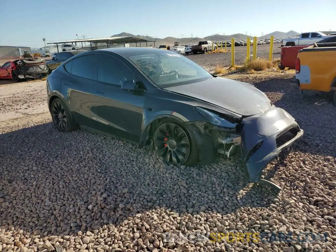 4 Photograph of a damaged car 7SAYGDEF8NF406607 TESLA MODEL Y 2022