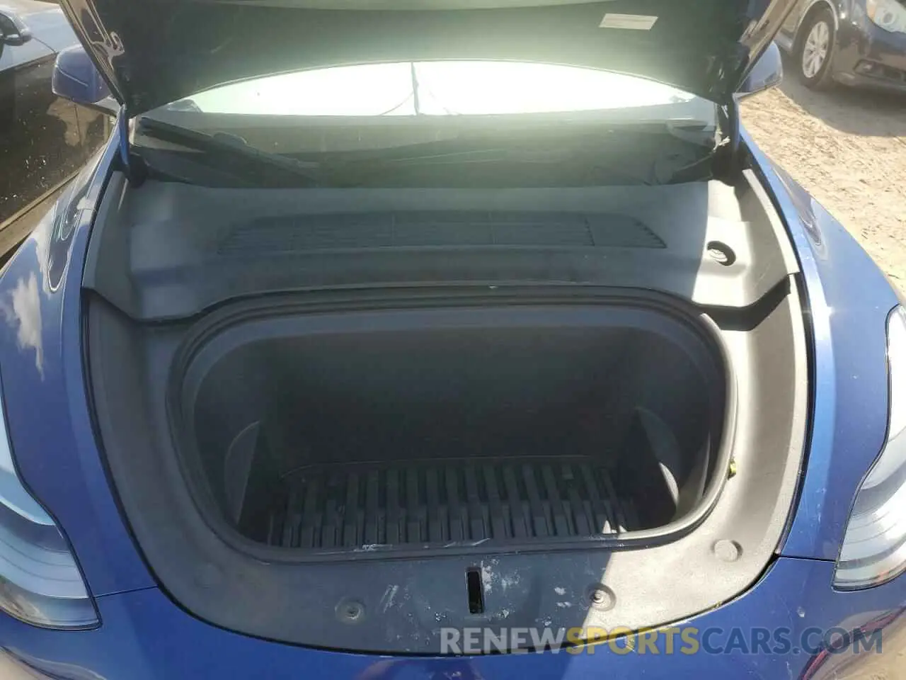 11 Photograph of a damaged car 7SAYGDEF8NF441826 TESLA MODEL Y 2022