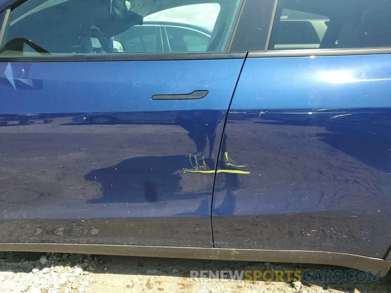 12 Photograph of a damaged car 7SAYGDEF8NF441826 TESLA MODEL Y 2022
