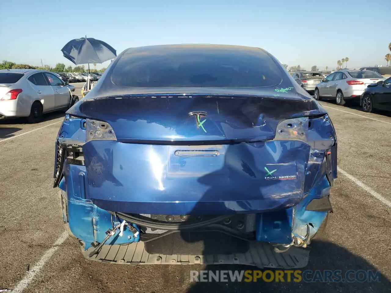 6 Photograph of a damaged car 7SAYGDEF8NF446623 TESLA MODEL Y 2022