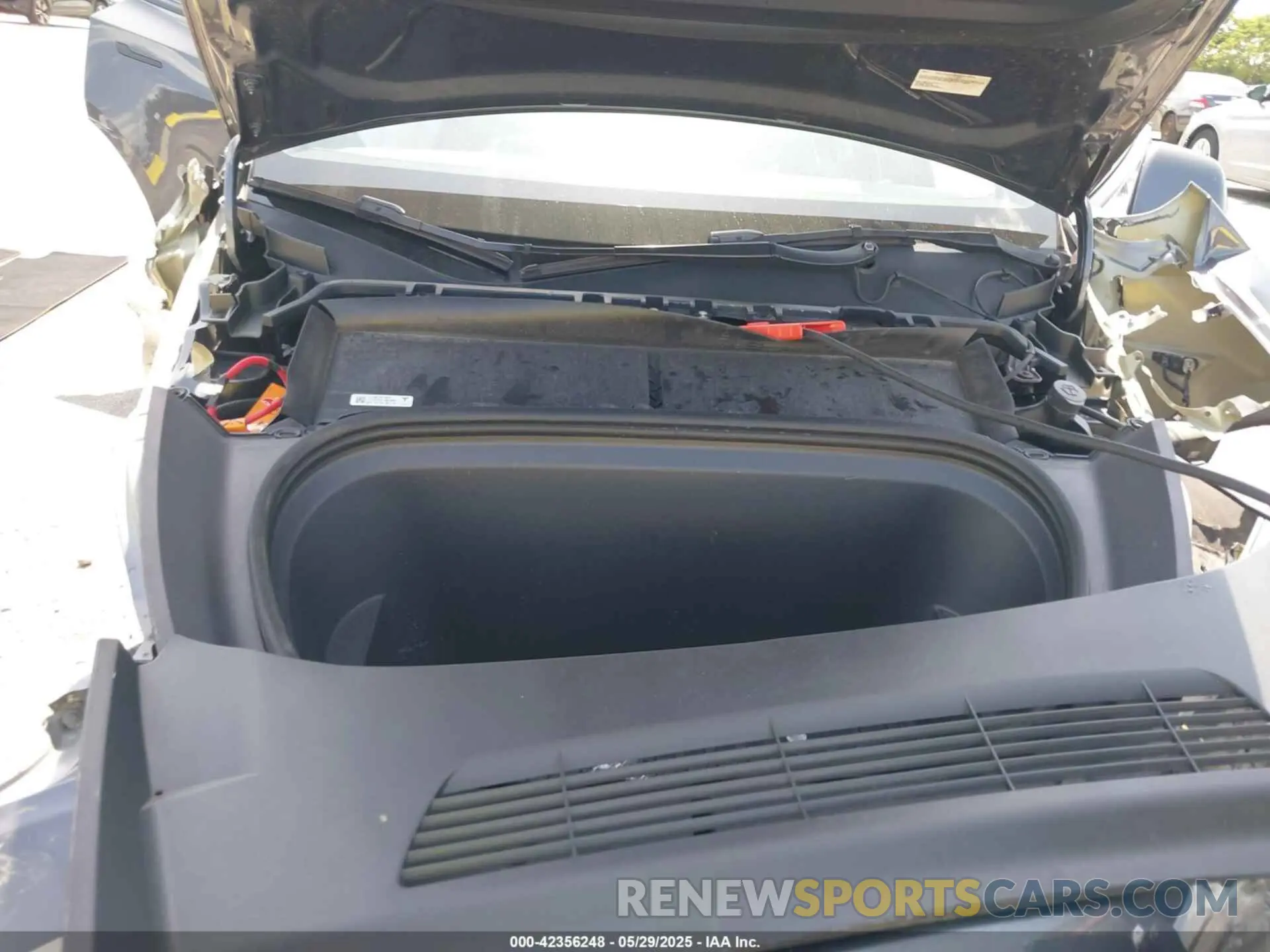10 Photograph of a damaged car 7SAYGDEF8NF450574 TESLA MODEL Y 2022
