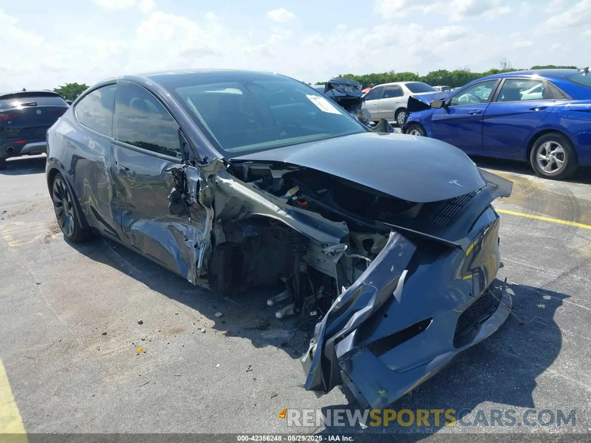6 Photograph of a damaged car 7SAYGDEF8NF450574 TESLA MODEL Y 2022