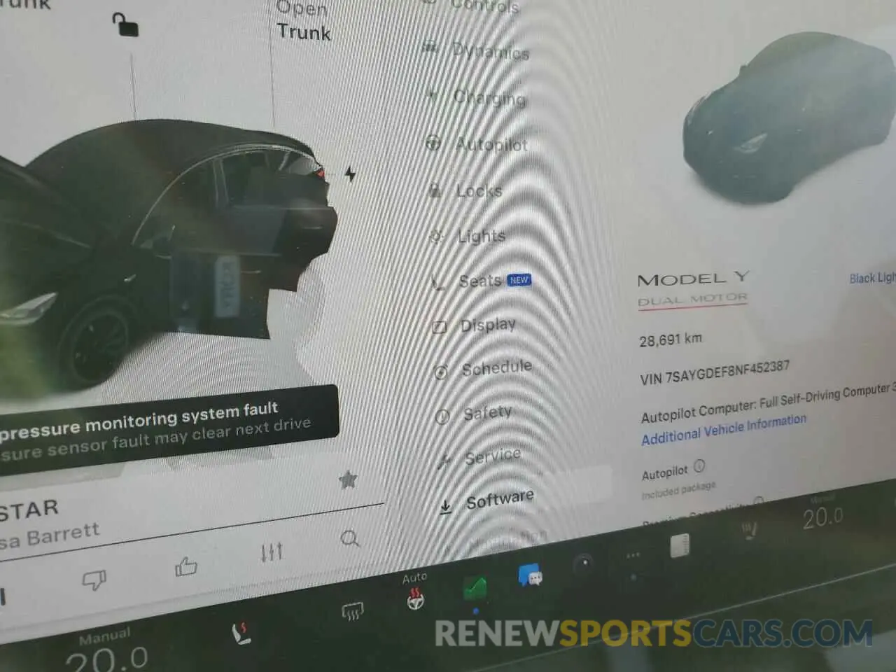 9 Photograph of a damaged car 7SAYGDEF8NF452387 TESLA MODEL Y 2022