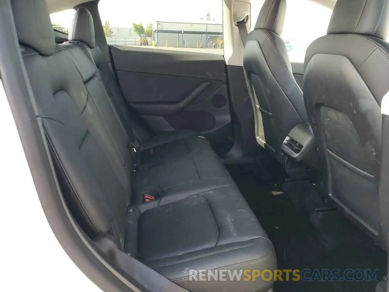 10 Photograph of a damaged car 7SAYGDEF8NF468220 TESLA MODEL Y 2022