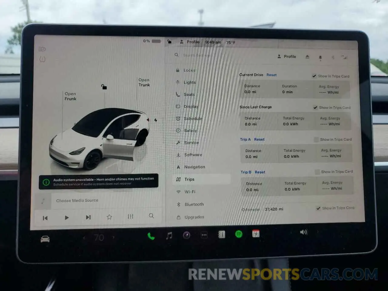 9 Photograph of a damaged car 7SAYGDEF8NF469285 TESLA MODEL Y 2022