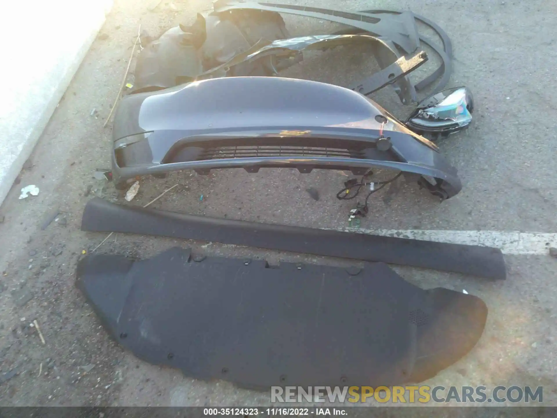 12 Photograph of a damaged car 7SAYGDEF8NF485681 TESLA MODEL Y 2022