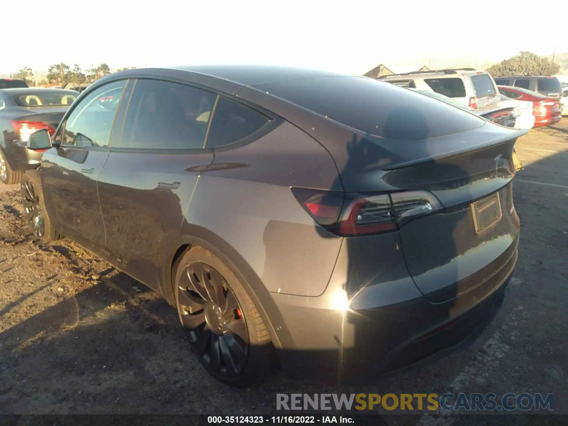 3 Photograph of a damaged car 7SAYGDEF8NF485681 TESLA MODEL Y 2022