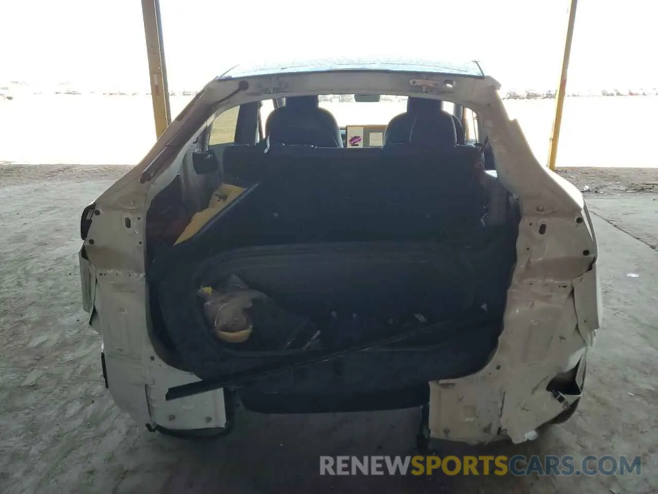 6 Photograph of a damaged car 7SAYGDEF8NF489908 TESLA MODEL Y 2022