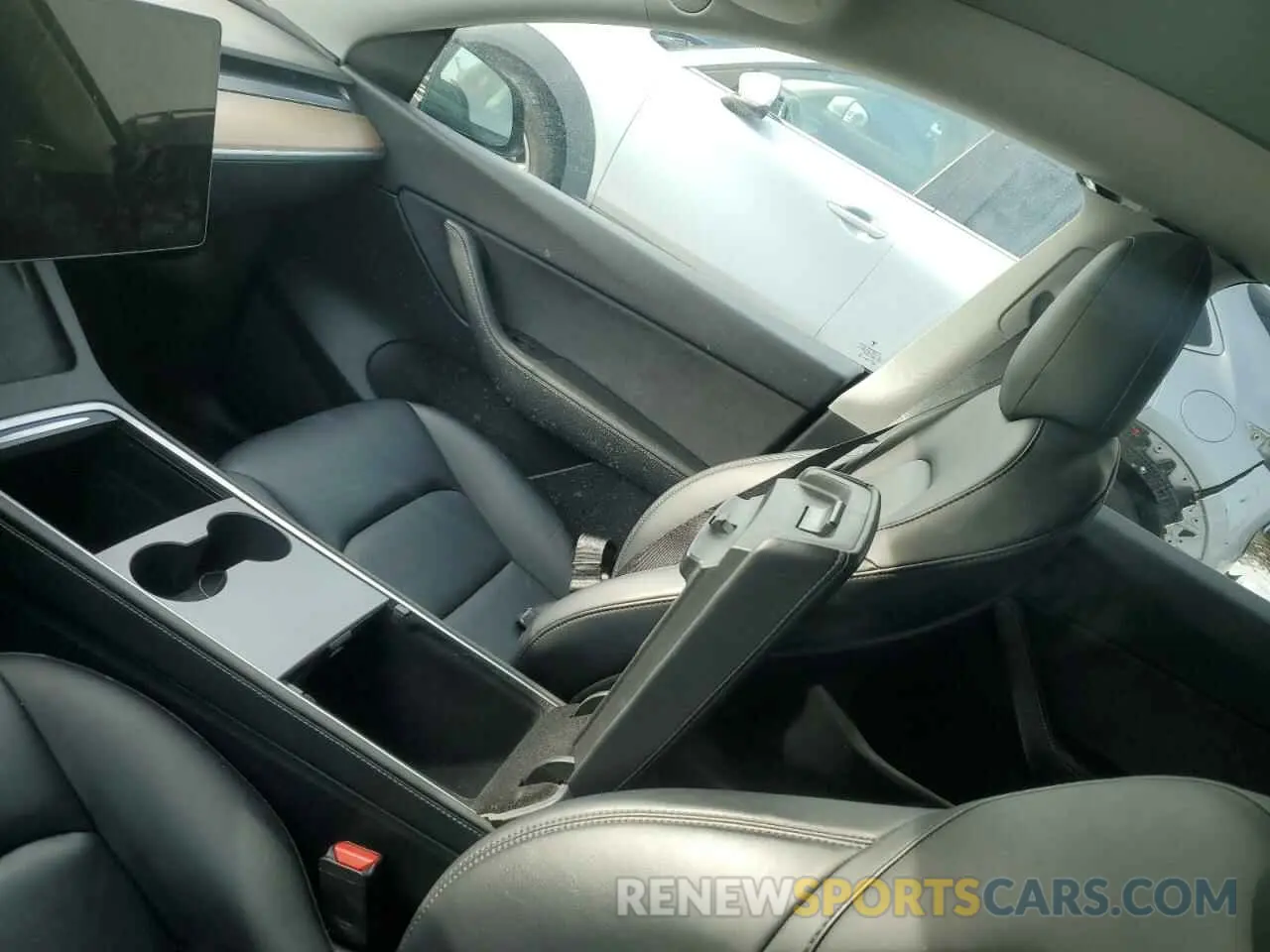 8 Photograph of a damaged car 7SAYGDEF8NF513978 TESLA MODEL Y 2022
