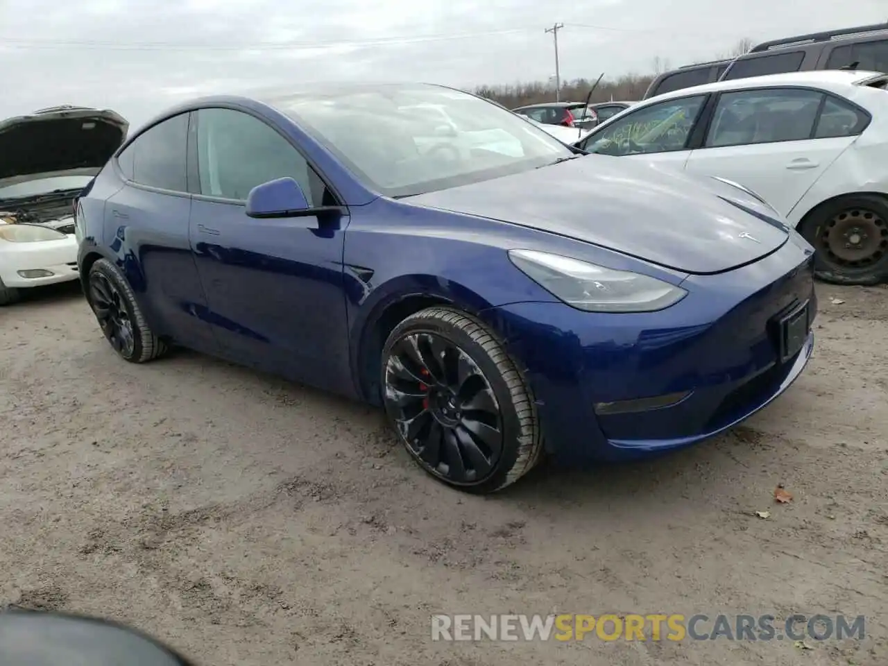 4 Photograph of a damaged car 7SAYGDEF8NF523989 TESLA MODEL Y 2022