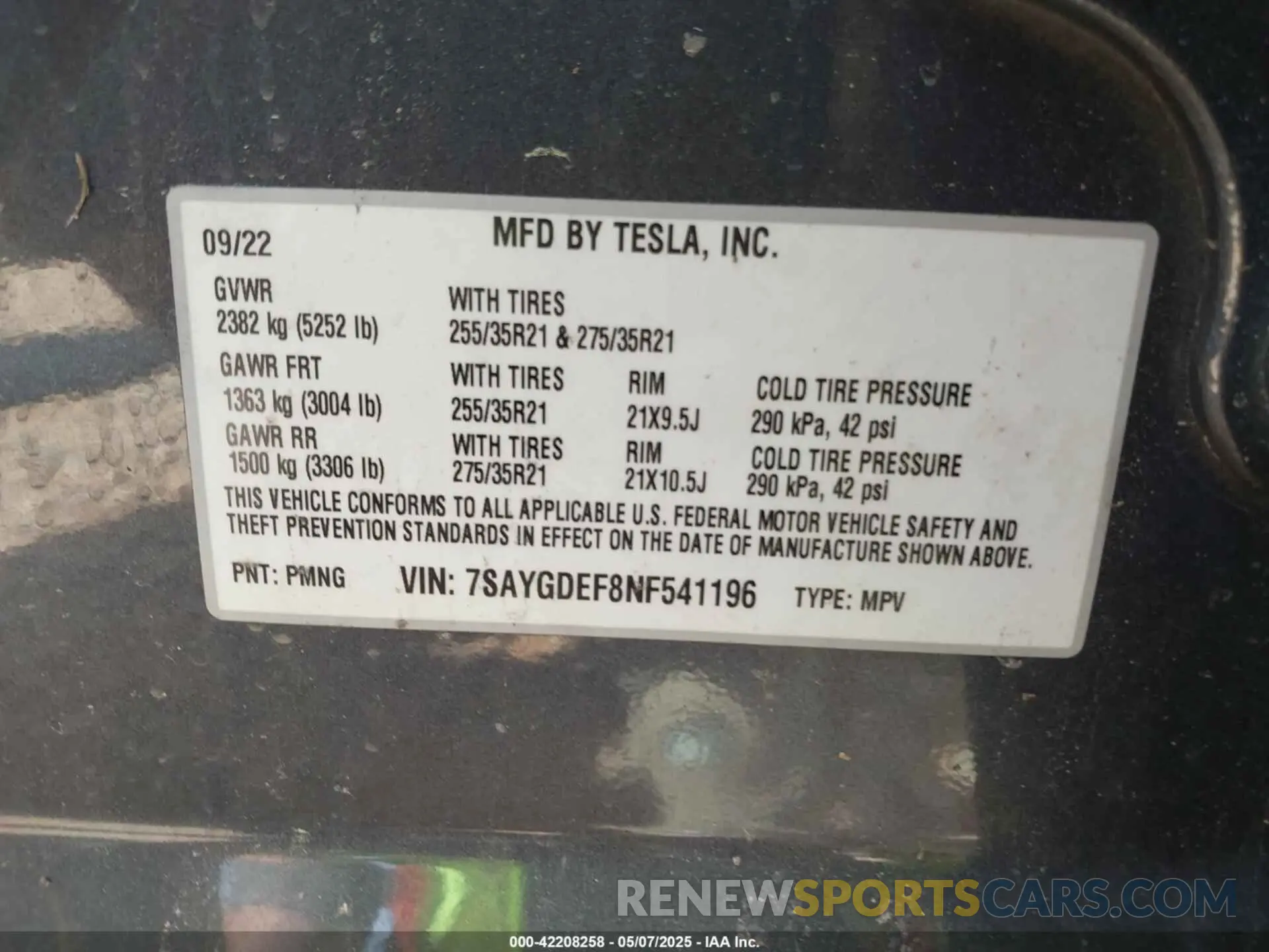 9 Photograph of a damaged car 7SAYGDEF8NF541196 TESLA MODEL Y 2022
