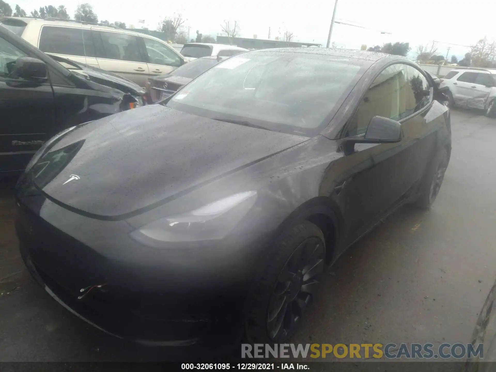 2 Photograph of a damaged car 7SAYGDEF9NF313028 TESLA MODEL Y 2022