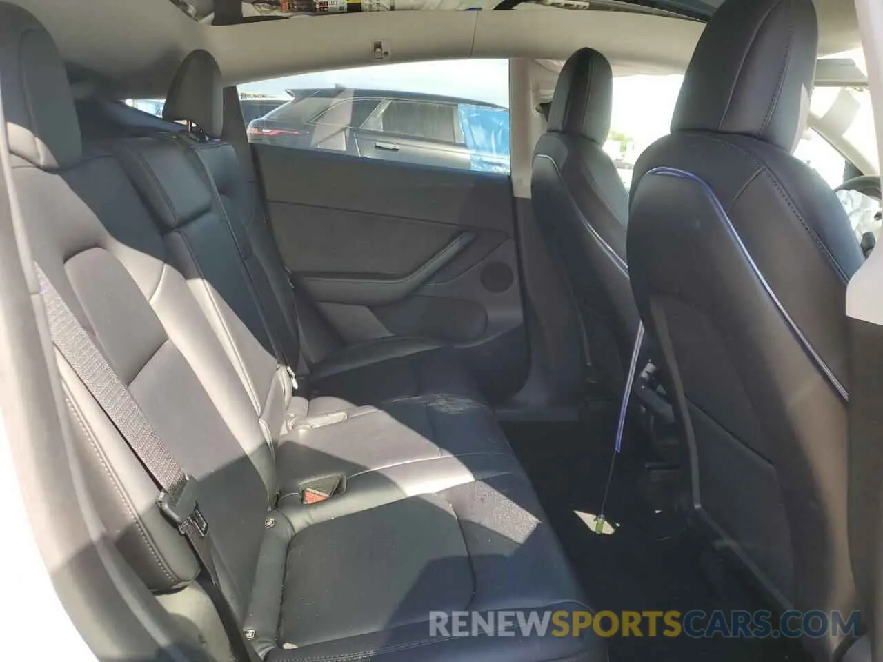 11 Photograph of a damaged car 7SAYGDEF9NF338317 TESLA MODEL Y 2022