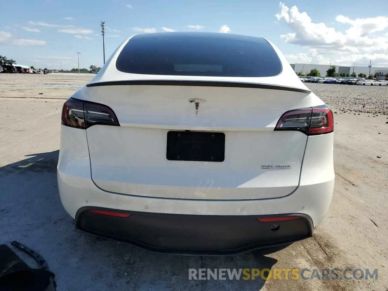 6 Photograph of a damaged car 7SAYGDEF9NF338317 TESLA MODEL Y 2022